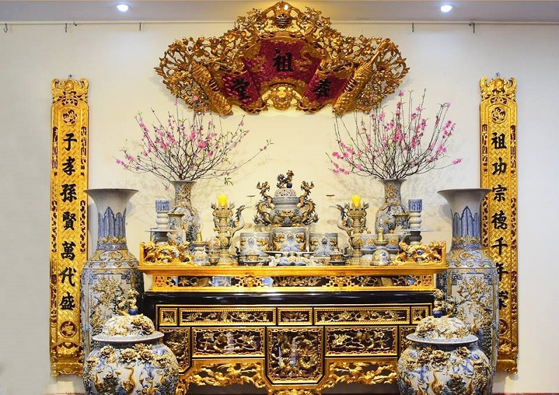 Bàn thờ gia tiên chuẩn gồm những gì?